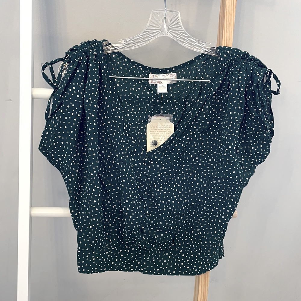 Band of Gypsies cropped top w/ ruched sleeves M
